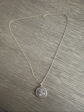Delicate Costume Jewelry Gold Floral Pendant Necklace - Women Jewelry